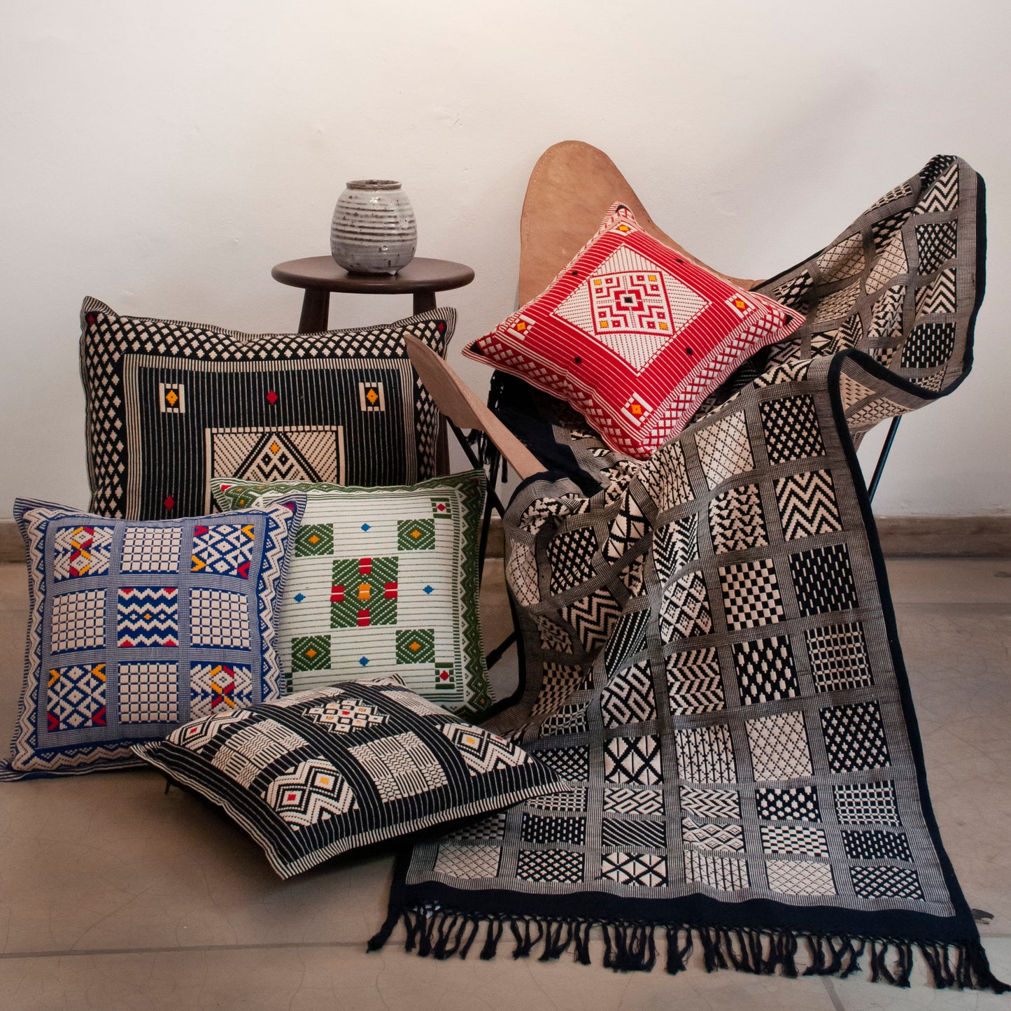 Dumbara Cushion Cover. 18" x 18" / 45cm x 45cm