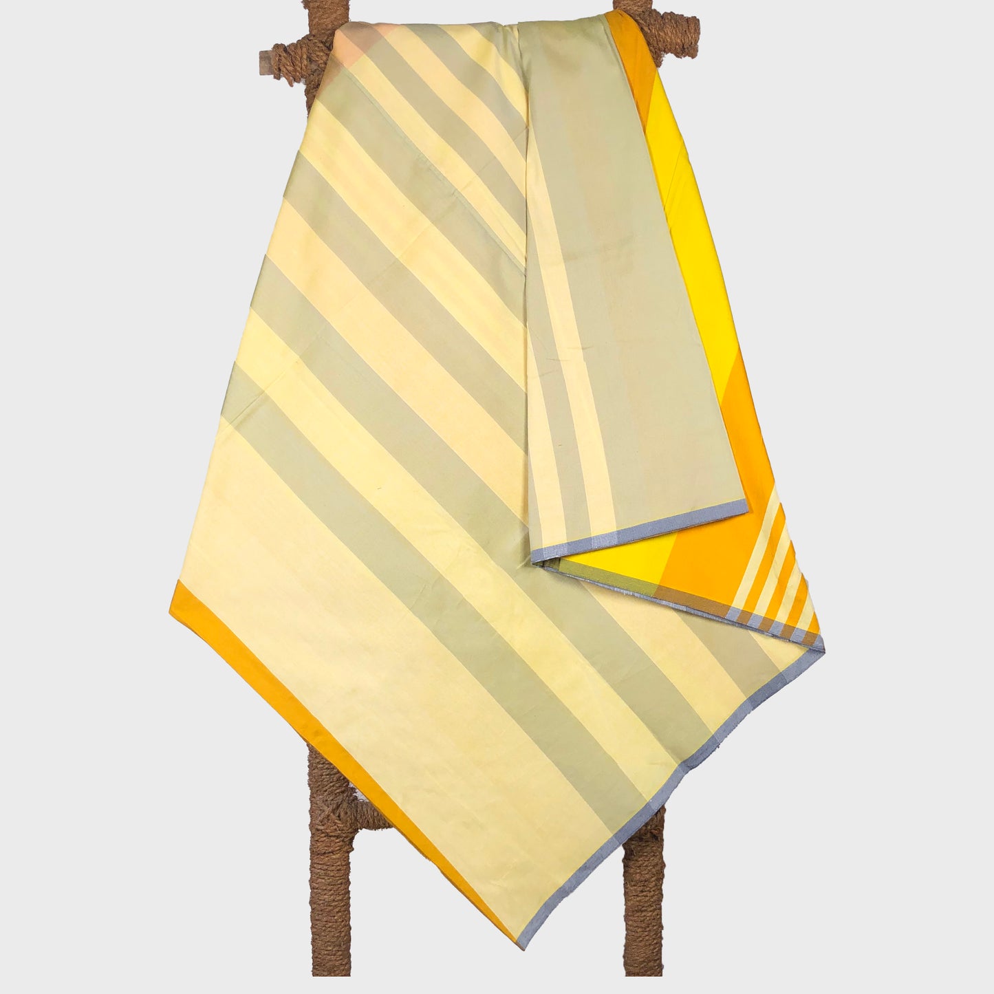 BAREFOOT Handloom Sarong
