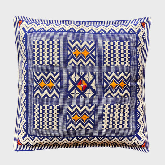 Dumbara Cushion Cover. 18" x 18" / 45cm x 45cm