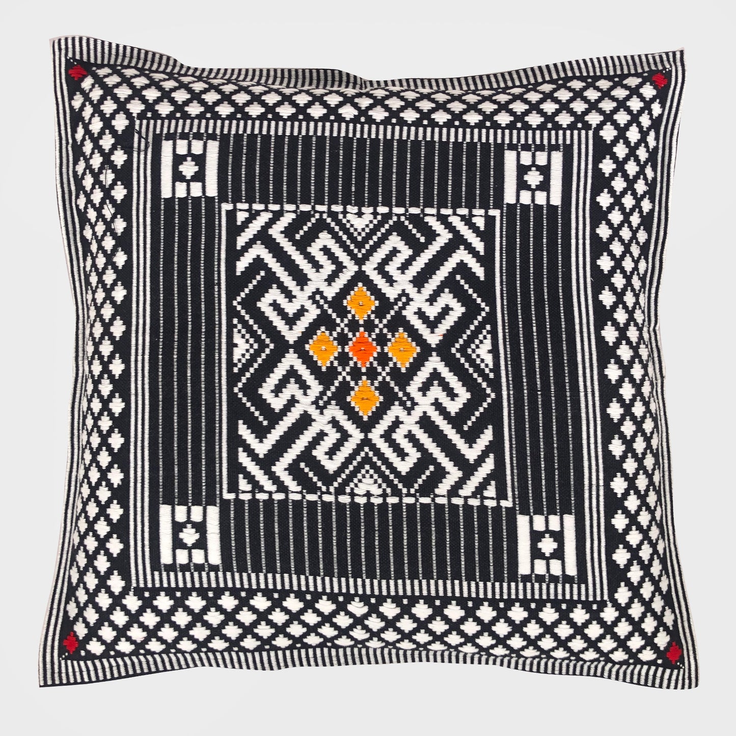 Dumbara Cushion Cover. 18" x 18" / 45cm x 45cm